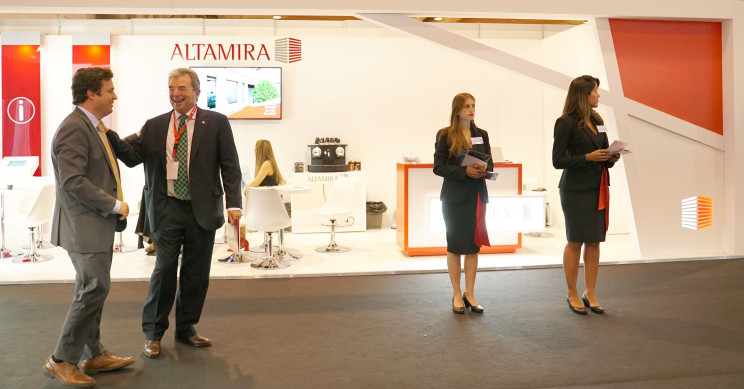 Eduardo Cerqueira (à esq.), CEO da Altamira em Portugal, durante o SIL 2019