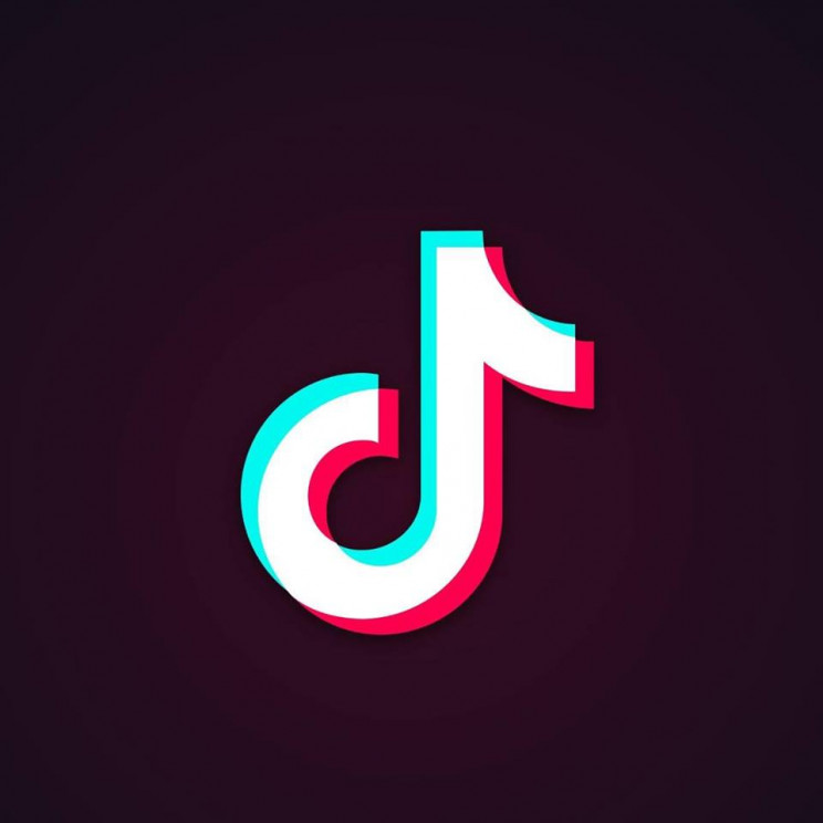 Facebook TikTok