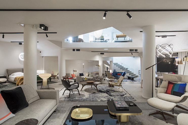 Loja de 500 m2 na Rua do Século, Lisboa, junta criações assinadas por designers de todo o mundo e edições exclusivas. / QuartoSala