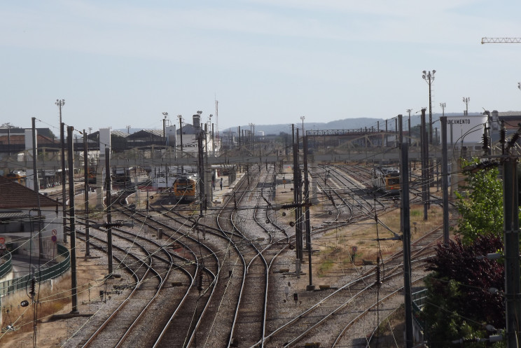 A Infraestruturas de Portugal (IP) é a empresa pública responsável pelas redes rodoviária e ferroviária. / Wikipedia