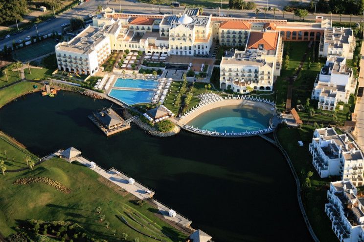 The Lake Spa Resort / HIP