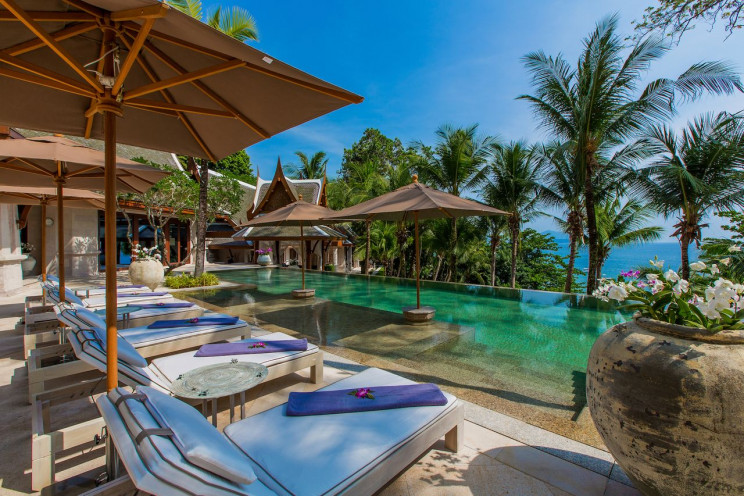 Piscina com vista / Concierge Auctions