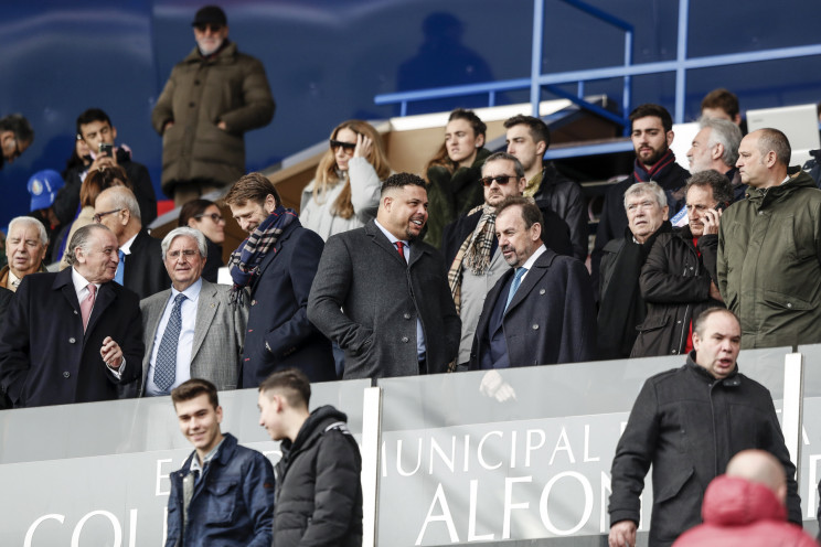 Ronaldo Nazário (ao meio) é atualmente proprietário e presidente do clube espanhol Real Valladolid / Gtres