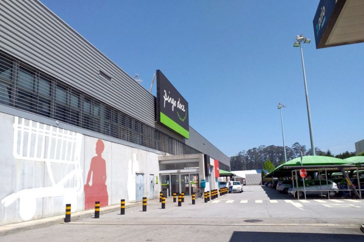Edifício onde funciona Pingo Doce no Grijó é um dos imóveis comerciais em que a Corum já investiu em Portugal..