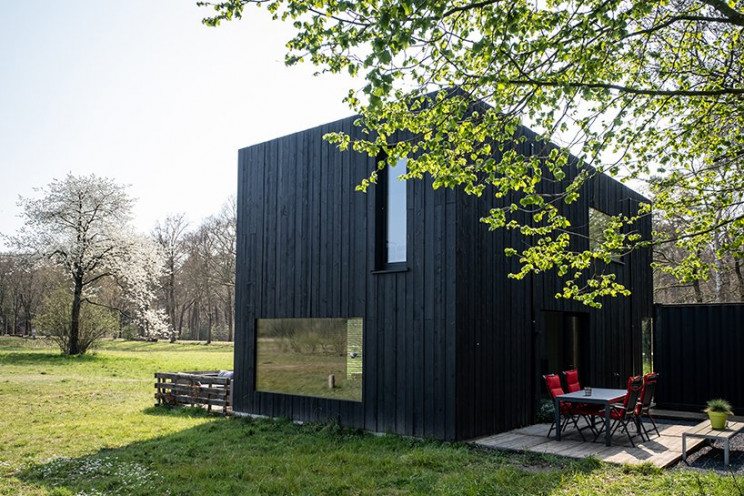 Foi projetada pelo arquiteto Joris Verhoeven