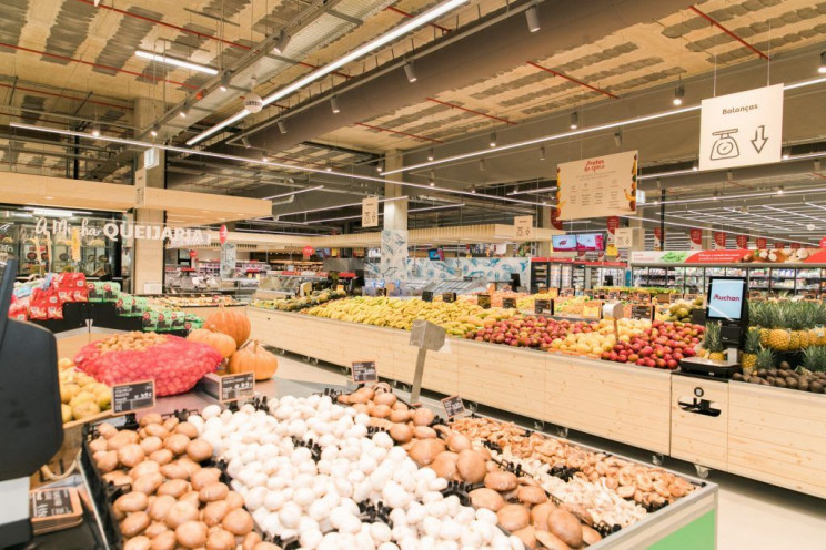 Interior da loja Auchan em Paço de Arcos, onde a nova sede foi construída / Auchan Retail Portugal