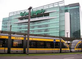 El Corte Inglês em Gaia vai manter as portas abertas, e ter oferta complementar, diz a empresa. / Wikimedia commons