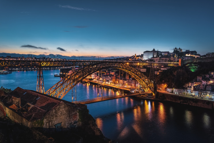 Photo by Daniel Seßler on Unsplash