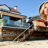 Charlize Theron vende a sua casa em Malibu por 5,5 milhões