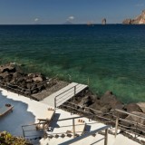 therasia resort sea and spa: paisagem idílica entre o mar e o vulcão (fotos)