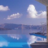hotel astarte: união entre o céu e o mar egeu em santorini (fotos)
