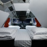 hotel jumbo stay: dormir a bordo de um avião em estocolmo (fotos)