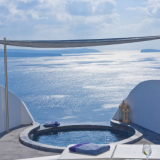 andronis luxury suites: janela aberta para o mar egeu na ilha grega de santorini (fotos)