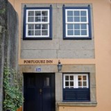 “a pensão mais pequena do mundo” encontra-se em braga