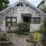 uma casa coberta com latas de cerveja no texas (fotos)