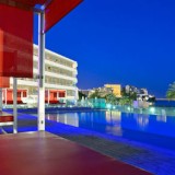 sol wave house: o hotel ideal para os fãs do twitter (fotos)
