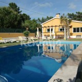 casas de fim-de-semana: mergulhar numa piscina aquecida no requinte de sintra (fotos) 