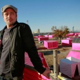 EUA: Casas construídas pela fundação de Brad Pitt estão a degradar-se