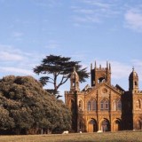 Gothic Temple: A experiência de dormir num templo gótico no Reino Unido (fotos) 