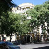 BESI tenta vender em leilão 26 imóveis de luxo