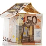 Crédito à habitação: juros e prestação descem em outubro 