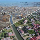 Sumatra (Indonésia) antes e depois do tsunami de 2004 (fotos)