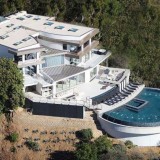 Casas de sonho: Viver numa mansão de luxo com vista privilegiada para Los Angeles (fotos)
