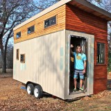 O estudante que construiu o próprio “mini-apartamento” para não arrendar casa e poder pagar a universidade