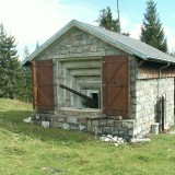 "Falsos chalets”: assim são os bunkers do exército suíço escondidos nas casas de montanha 