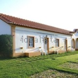 Esta espetacular casa rústica está inserida numa herdade em Santarém.