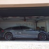 Vale tudo para vender casas: se comprares uma mansão de luxo oferecem-te um desportivo Tesla