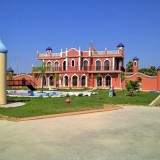 Esta luxuosa mansão está à venda em Quarteira e custa 5.000.000 euros.