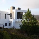 Casas de fim de semana: Refúgio de design com vista para montanha e mar em Aljezur