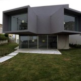 Casa Manoel de Oliveira vendida a marido de Isabel dos Santos por 1,58 milhões de euros 