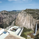 Tens medo de alturas? Neste restaurante vais engasgar-te com a comida...