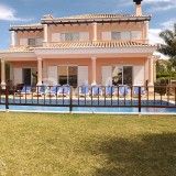 Casas de fim de semana: Recuperar forças numa mansão com piscina no Algarve