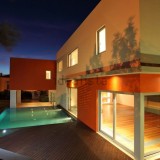 Esta espetacular moradia está localizada em Cascais e custa 1.500.000 euros.