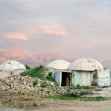 De bunker a “cabanas” improvisadas, casas, armazéns ou casotas... 