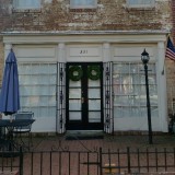 A incrível história do bairro em que todas as lojas foram transformadas em casas de luxo 