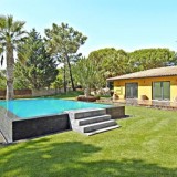 Esta espetacular moradia está localizada em Cascais e custa 3.400.000 euros.
