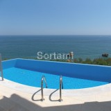 Esta espetacular vivenda está localizada em Albufeira e custa 2.799.500 euros.