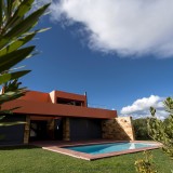 Estão a ser construídas mais moradias em resorts no Algarve (Foto: Público).