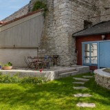 O segredo melhor guardado da minicasa construída numa muralha medieval 