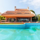 Esta espetacular mansão está localizada em Belém, Lisboa, e custa 2.900.000 euros.