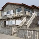 Casas de fim de semana: A beleza de uma casa de pedra com vista para o mar em Ovar
