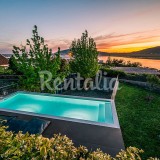 Casas de fim de semana: Os encantos de uma “caixinha de vidro” em Caminha 