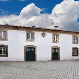 Casas de fim de semana: A magia de um solar oitocentista na Beira Alta 