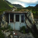 O mistério da “casa-caverna” mais viral da internet 