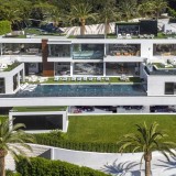 A casa mais cara à venda nos EUA custa 235 milhões e inclui carros de luxo e helicóptero 