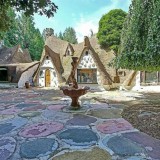 Será esta a casa da “Branca de Neve e os Sete Anões”? Está à venda por 875.000 euros 